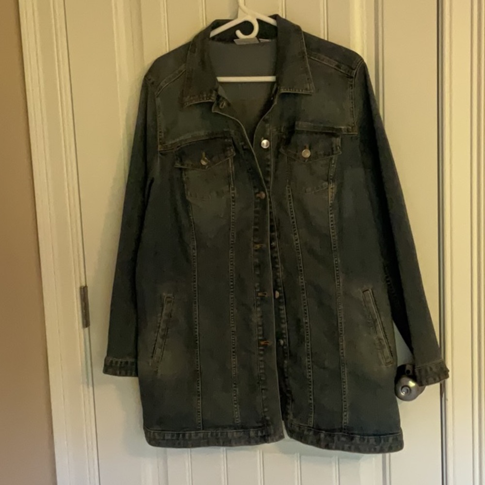 Chico's Classic Blue Denim Jacket Size 3 Length 30”
